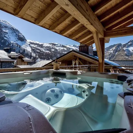 Vistas Luxurious Chalet With Jacuzzi 韦尔比耶